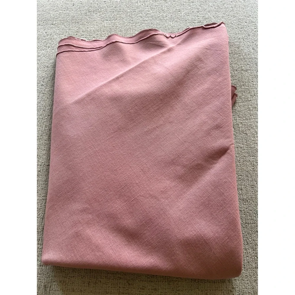 Dusty Rose Round Tablecloth Ruffle Lettuce Edge Mauve Textured 62 Inch Diameter